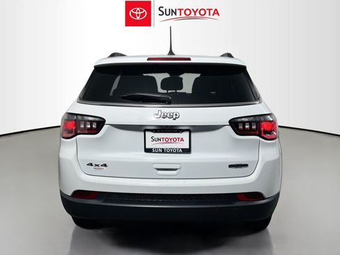 Used 2024 Jeep Compass Latitude AWD/4WD image 5