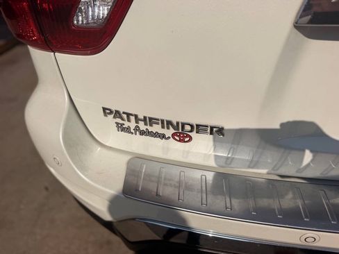 Used 2020 Nissan Pathfinder SV w/ Cargo Package AWD/4WD image 21