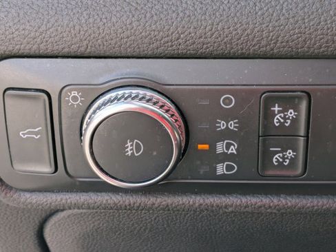 Used 2020 Ford Explorer XLT w/ Equipment Group 202A image 10