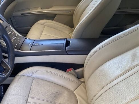 Used 2013 Lincoln MKZ FWD image 25