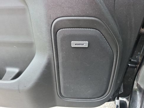Used 2020 Chevrolet Silverado 1500 High Country w/ Technology Package AWD/4WD image 17