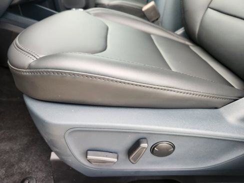 New 2026 Ford Maverick Lariat w/ Black Appearance Package image 18