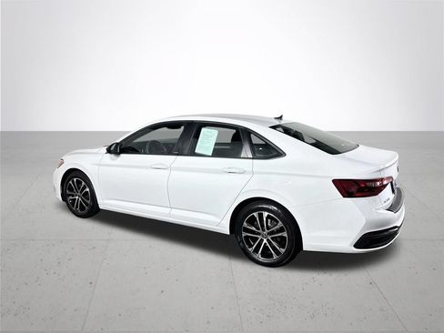Used 2023 Volkswagen Jetta Sport FWD image 9