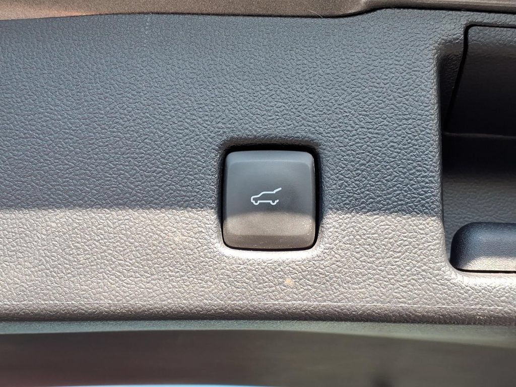 Used 2023 Ford Escape ST-Line w/ Tech Pack #1 AWD/4WD image 16