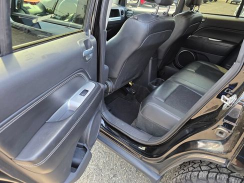 Used 2016 Jeep Compass Latitude AWD/4WD image 17