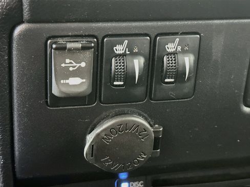 Used 2015 Toyota Sienna SE Premium FWD image 26