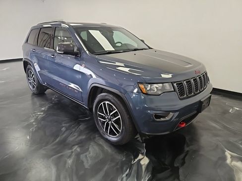 Used 2020 Jeep Grand Cherokee Trailhawk AWD/4WD image 25
