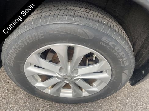 Used 2016 Nissan Rogue SV FWD image 41