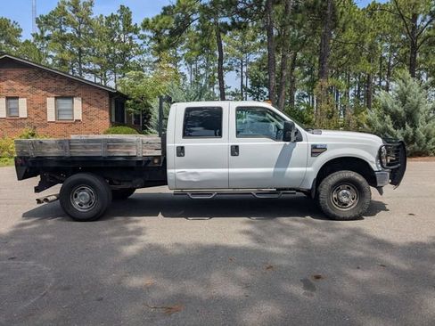 Used 2010 Ford F250 XL AWD/4WD image 2