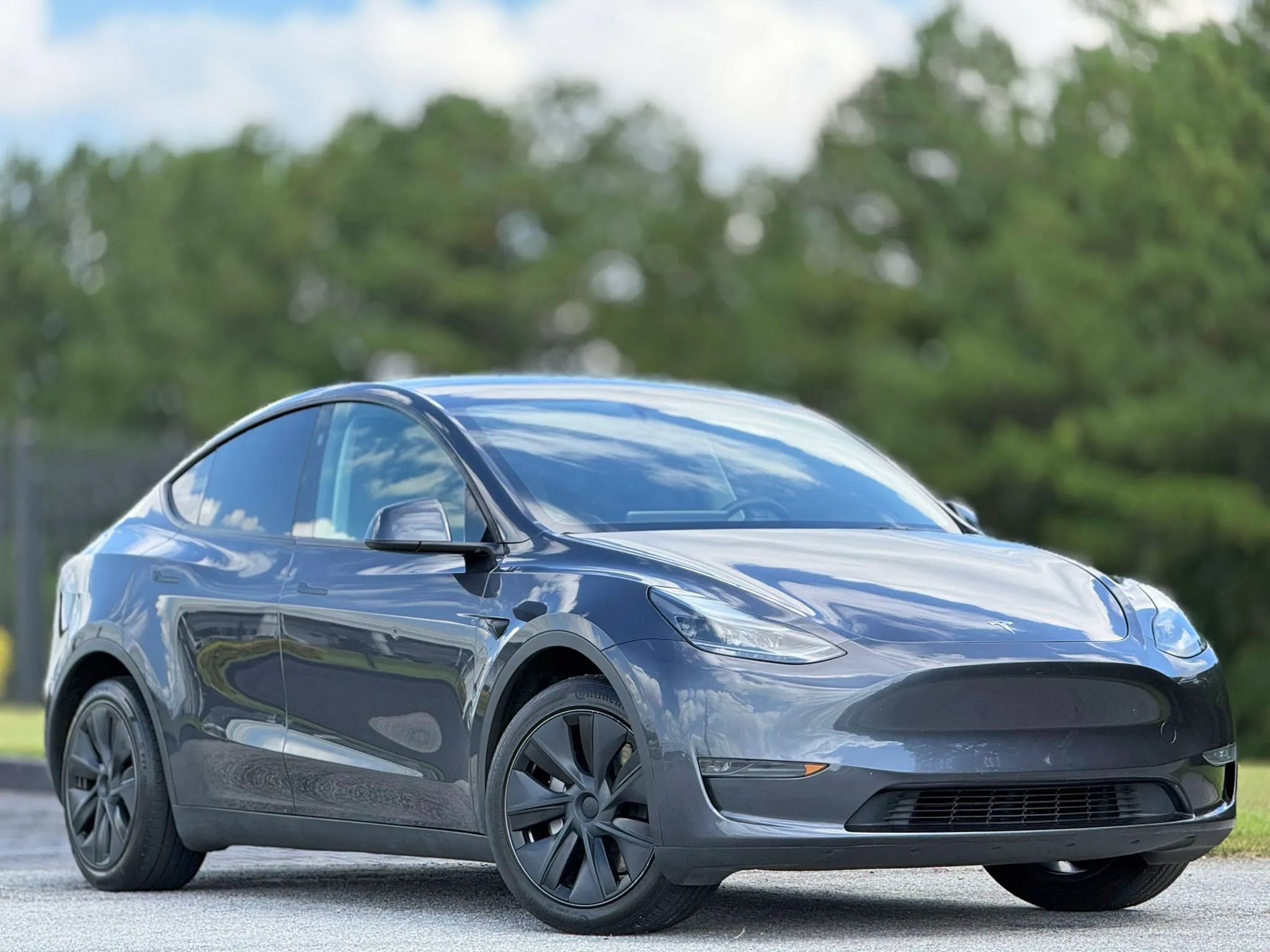 Used 2024 Tesla Model Y Long Range AWD/4WD image 5