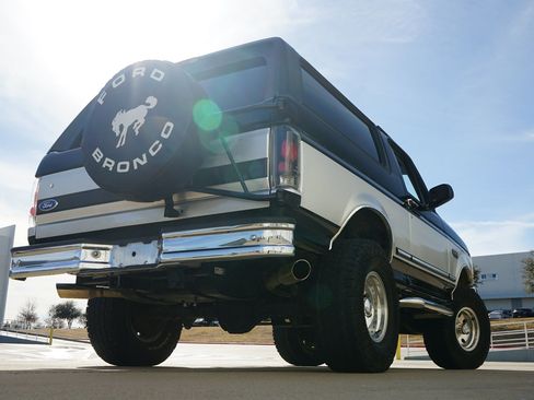 Used 1995 Ford Bronco XLT image 16