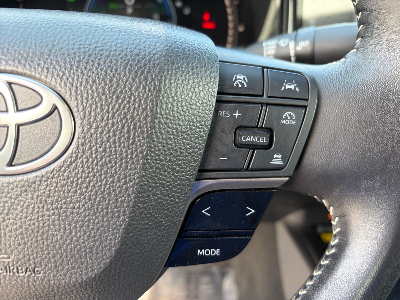 Used 2025 Toyota Camry SE FWD image 15