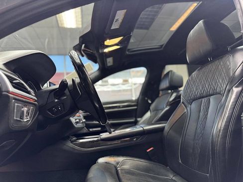 Used 2017 BMW 750i RWD image 5
