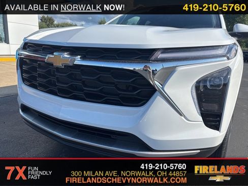 New 2025 Chevrolet Trax LT w/ Sunroof Package image 8