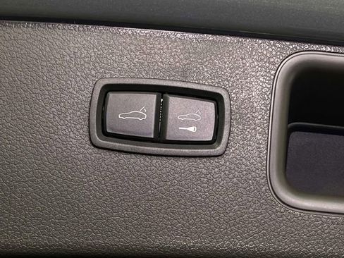 New 2026 Porsche Macan image 22