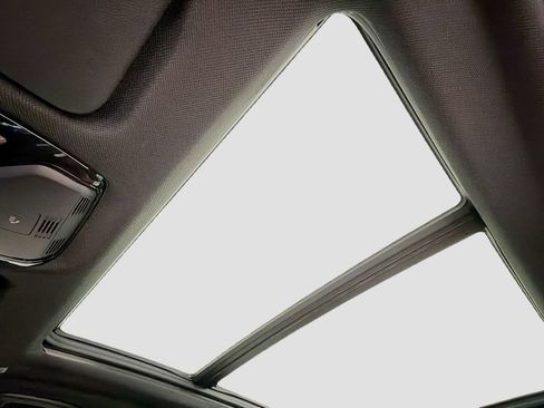 Used 2022 BMW X5 sDrive40i w/ M Sport Package RWD image 23