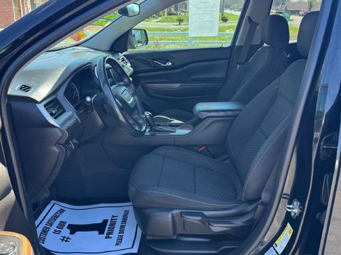 Used 2017 GMC Acadia SLE FWD image 8