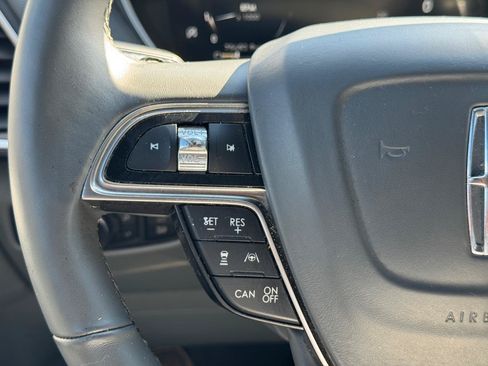 Used 2019 Lincoln Nautilus Reserve w/ Driver Assistance Package FWD image 25