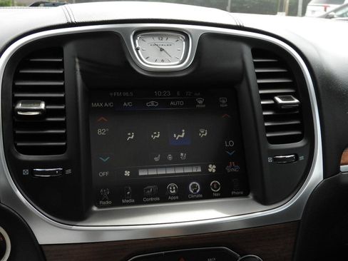 Used 2016 Chrysler 300 C Platinum AWD/4WD image 12