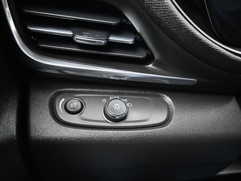 Used 2024 Buick Envista Preferred w/ Convenience I Package image 25