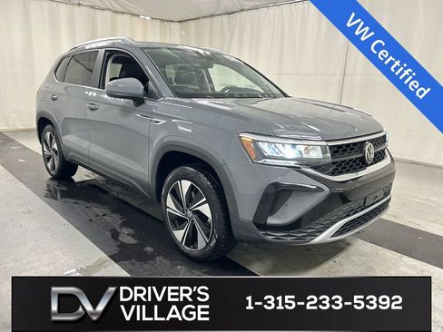 Certified 2023 Volkswagen Taos SE AWD/4WD image 1
