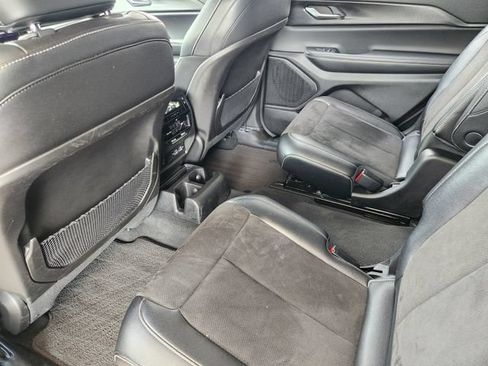 Certified 2023 Jeep Grand Cherokee L Laredo AWD/4WD image 28