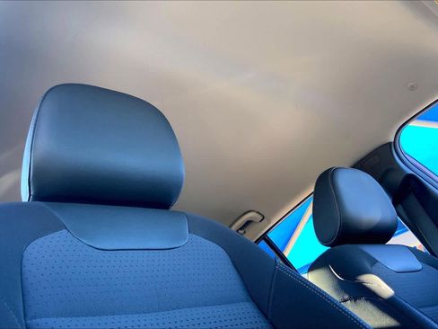 Used 2025 Chevrolet Trax LT image 14