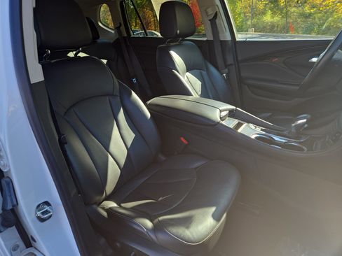 Used 2019 Buick Envision Premium w/ Driver Confidence Package image 26