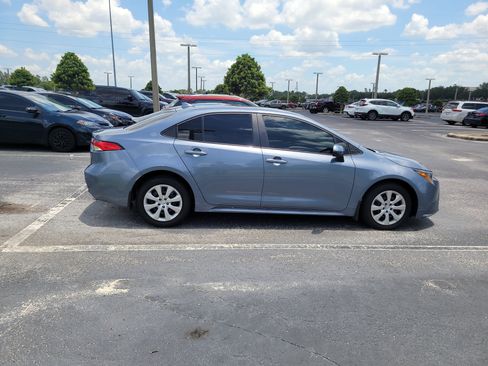 Used 2025 Toyota Corolla LE FWD image 10