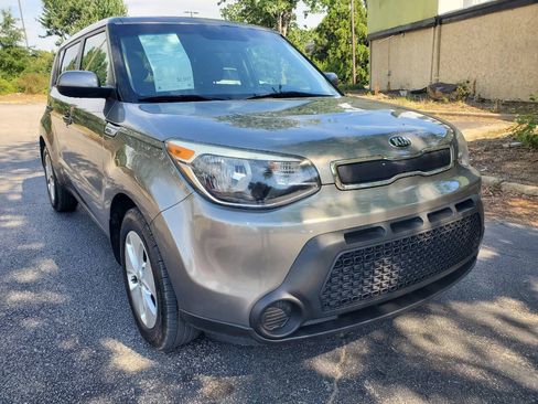 Used 2016 Kia Soul FWD image 1