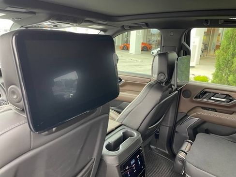 Used 2025 GMC Yukon Denali Ultimate AWD/4WD image 13