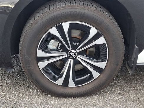 Used 2024 Toyota bZ4X XLE image 8