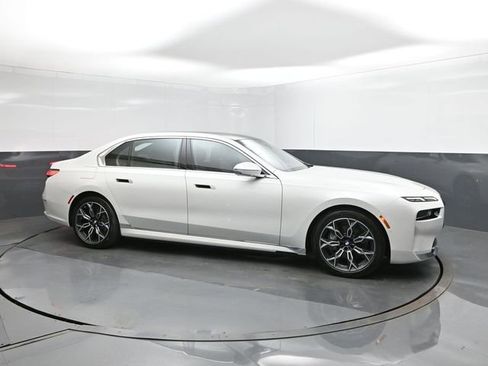 New 2026 BMW i7 eDrive50 w/ Premium Package image 17