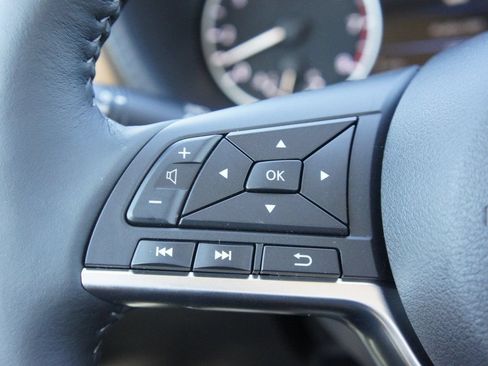 Used 2024 Nissan Sentra SV w/ SV Premium Package FWD image 13