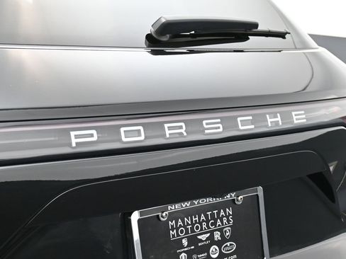 Certified 2023 Porsche Cayenne AWD/4WD image 14