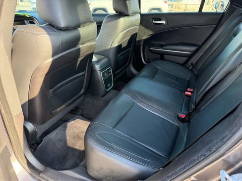 Used 2015 Dodge Charger SXT image 13