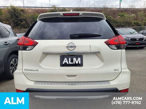 Used 2020 Nissan Rogue SV image 18