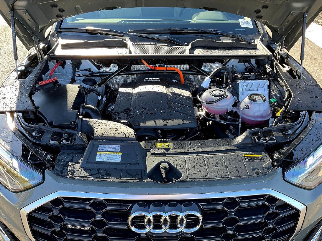 Used 2025 Audi Q5 e Premium Plus AWD/4WD image 32