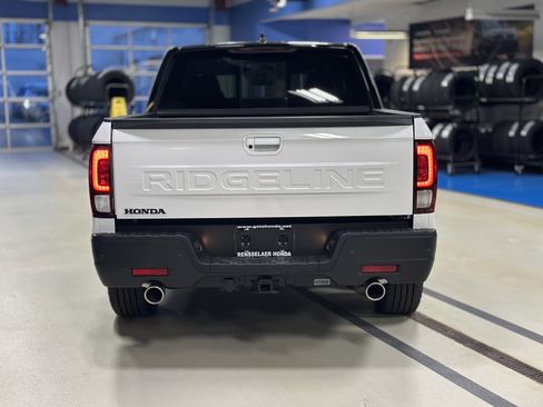 New 2026 Honda Ridgeline Black Edition image 5