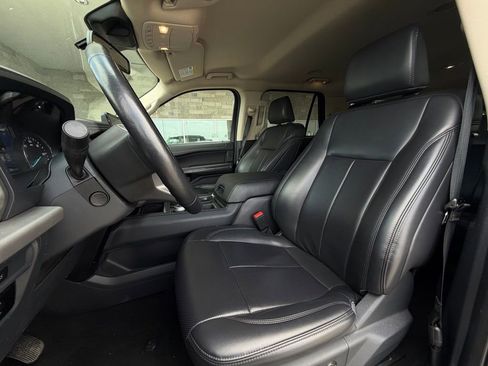 Used 2024 Ford Expedition Max XLT image 6