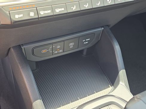 New 2026 Kia K4 FWD image 25