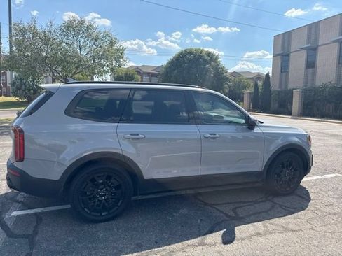 Used 2022 Kia Telluride SX w/ Nightfall Edition Package AWD/4WD image 4