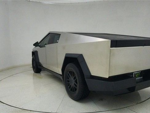 Used 2025 Tesla Cybertruck AWD Crew Cab image 64