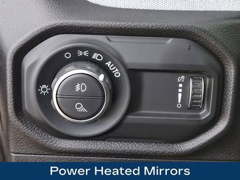 Used 2025 Jeep Gladiator Sport image 9