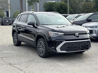 New 2025 Volkswagen Taos SE video 1