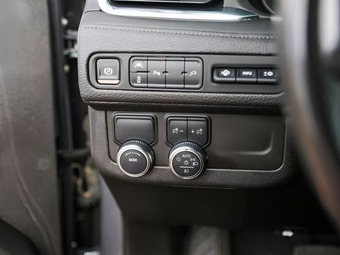 Used 2021 GMC Yukon Denali image 17