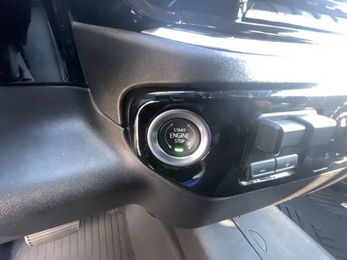 Certified 2022 Chevrolet Silverado 1500 RST AWD/4WD image 16
