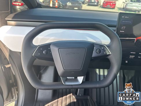 Used 2024 Tesla Cybertruck AWD Crew Cab image 23