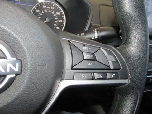 Used 2024 Nissan Altima 2.5 SV image 17