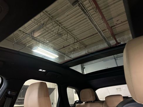 Certified 2023 Lincoln Corsair Reserve w/ Equipment Group 201A image 16